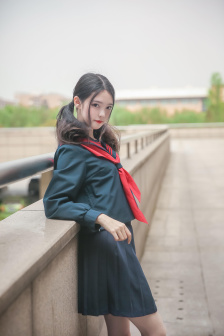 办公室被三个老板玩弄的文案